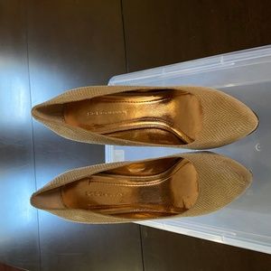 BCBG platform pumps